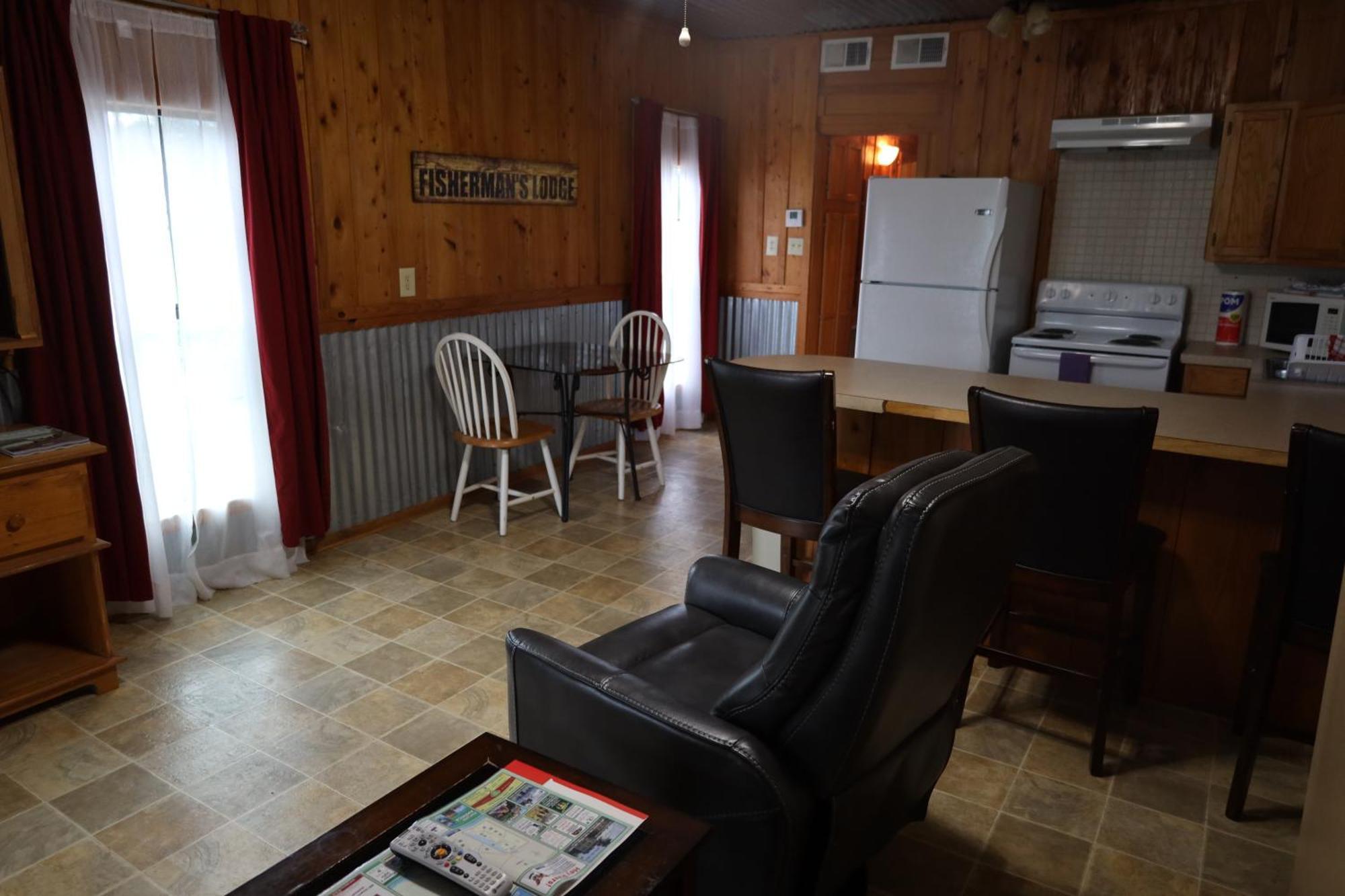 Turn On Inn Lake Village Room photo